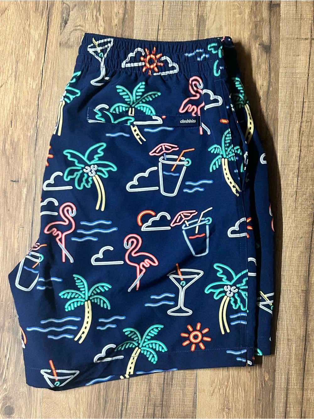 Chubbies Men’s Large “Neon Lights” 5.5” Lined Swim Trunk Shorts EUC